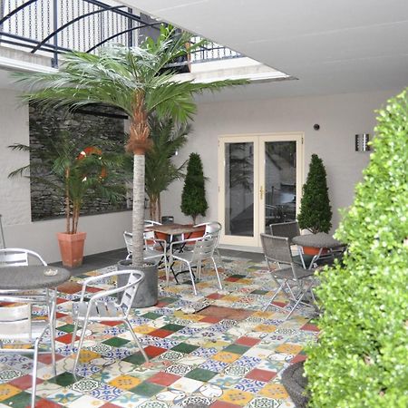 Quinlan & Cooke Boutique Townhouse And Qcs Seafood Restaurant Hotell Cahersiveen Exteriör bild