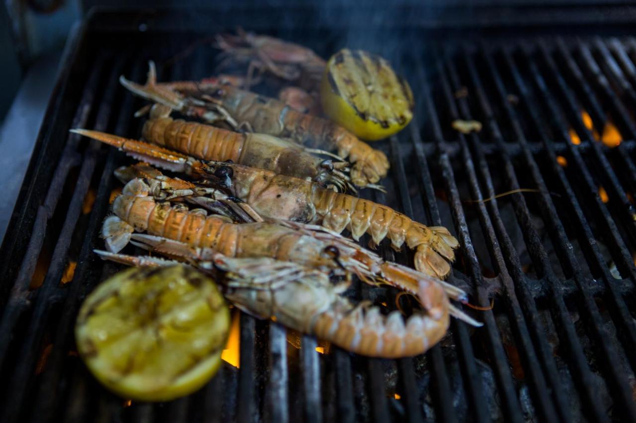 Quinlan & Cooke Boutique Townhouse And Qcs Seafood Restaurant Hotell Cahersiveen Exteriör bild