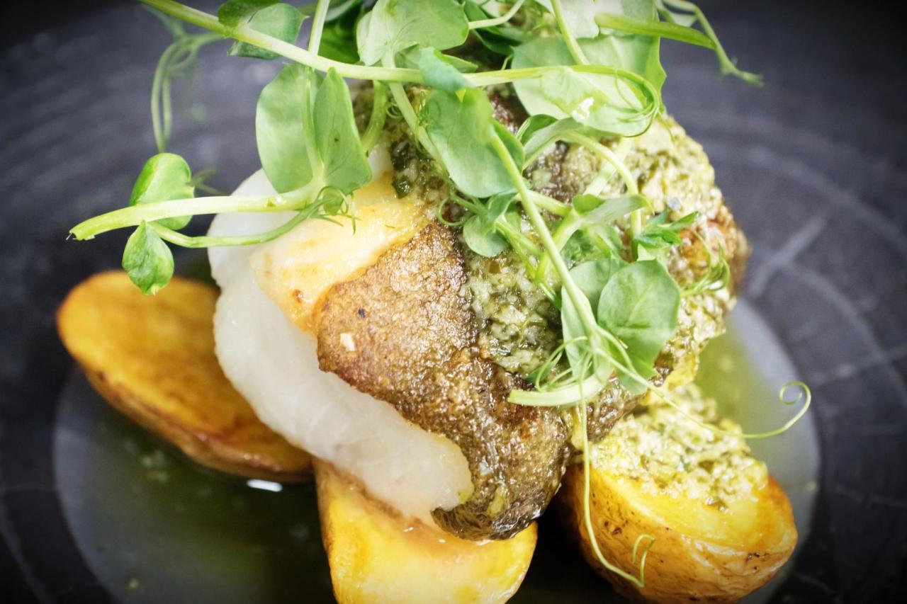 Quinlan & Cooke Boutique Townhouse And Qcs Seafood Restaurant Hotell Cahersiveen Exteriör bild