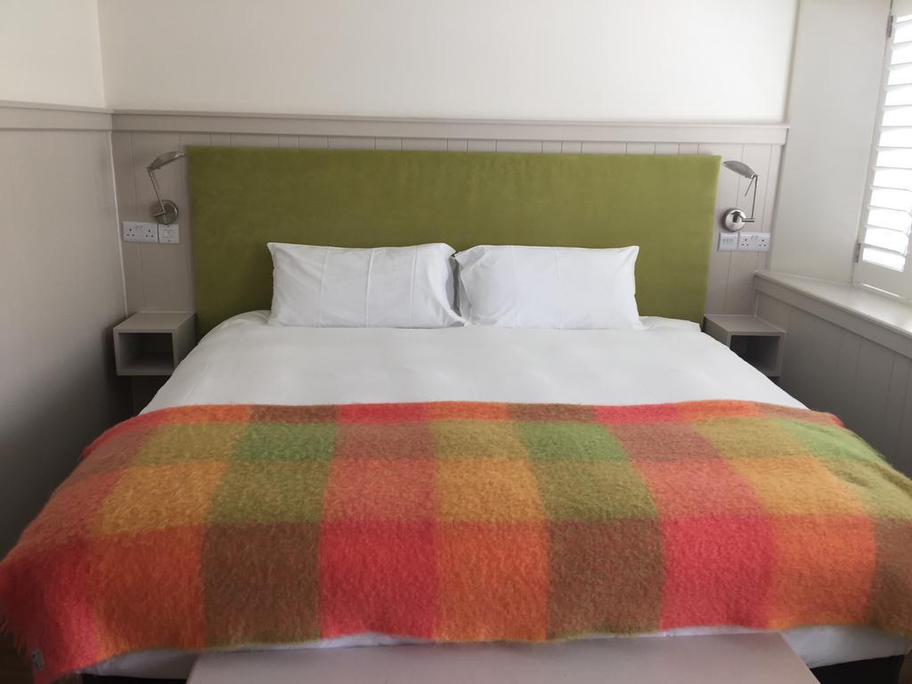 Quinlan & Cooke Boutique Townhouse And Qcs Seafood Restaurant Hotell Cahersiveen Exteriör bild
