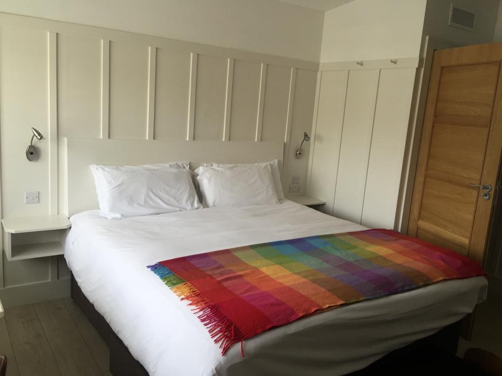 Quinlan & Cooke Boutique Townhouse And Qcs Seafood Restaurant Hotell Cahersiveen Exteriör bild