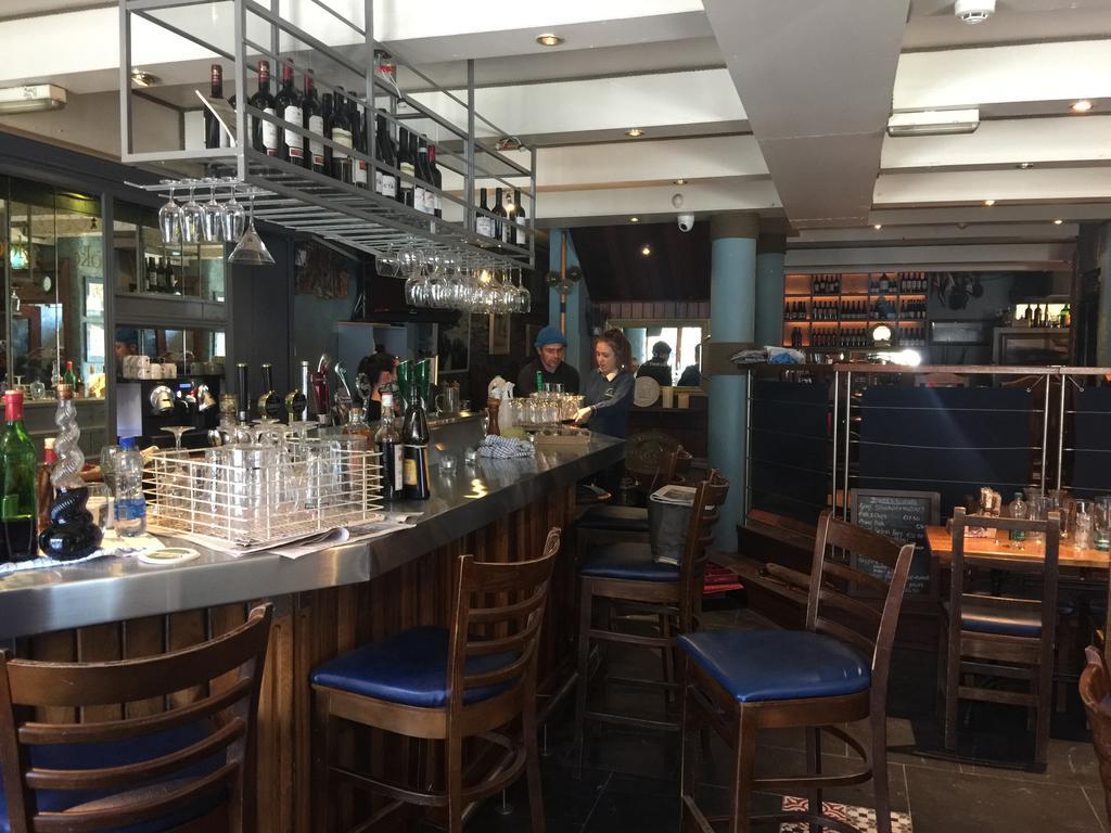 Quinlan & Cooke Boutique Townhouse And Qcs Seafood Restaurant Hotell Cahersiveen Exteriör bild