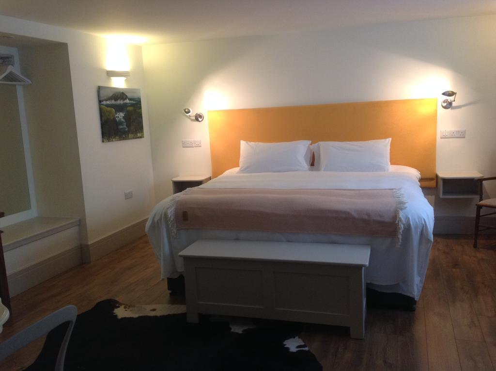 Quinlan & Cooke Boutique Townhouse And Qcs Seafood Restaurant Hotell Cahersiveen Exteriör bild