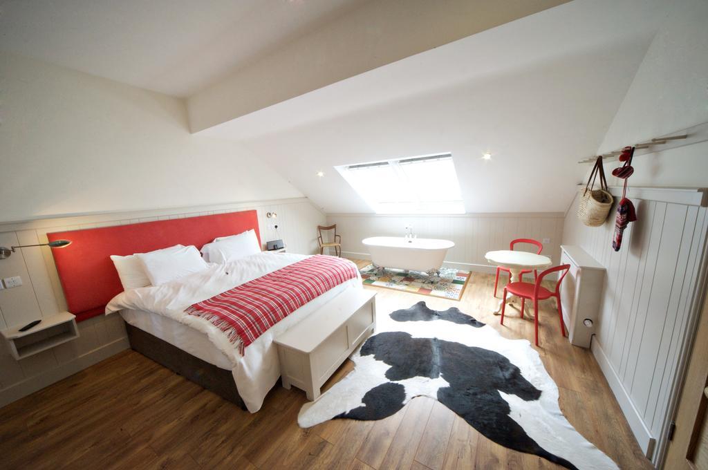 Quinlan & Cooke Boutique Townhouse And Qcs Seafood Restaurant Hotell Cahersiveen Rum bild